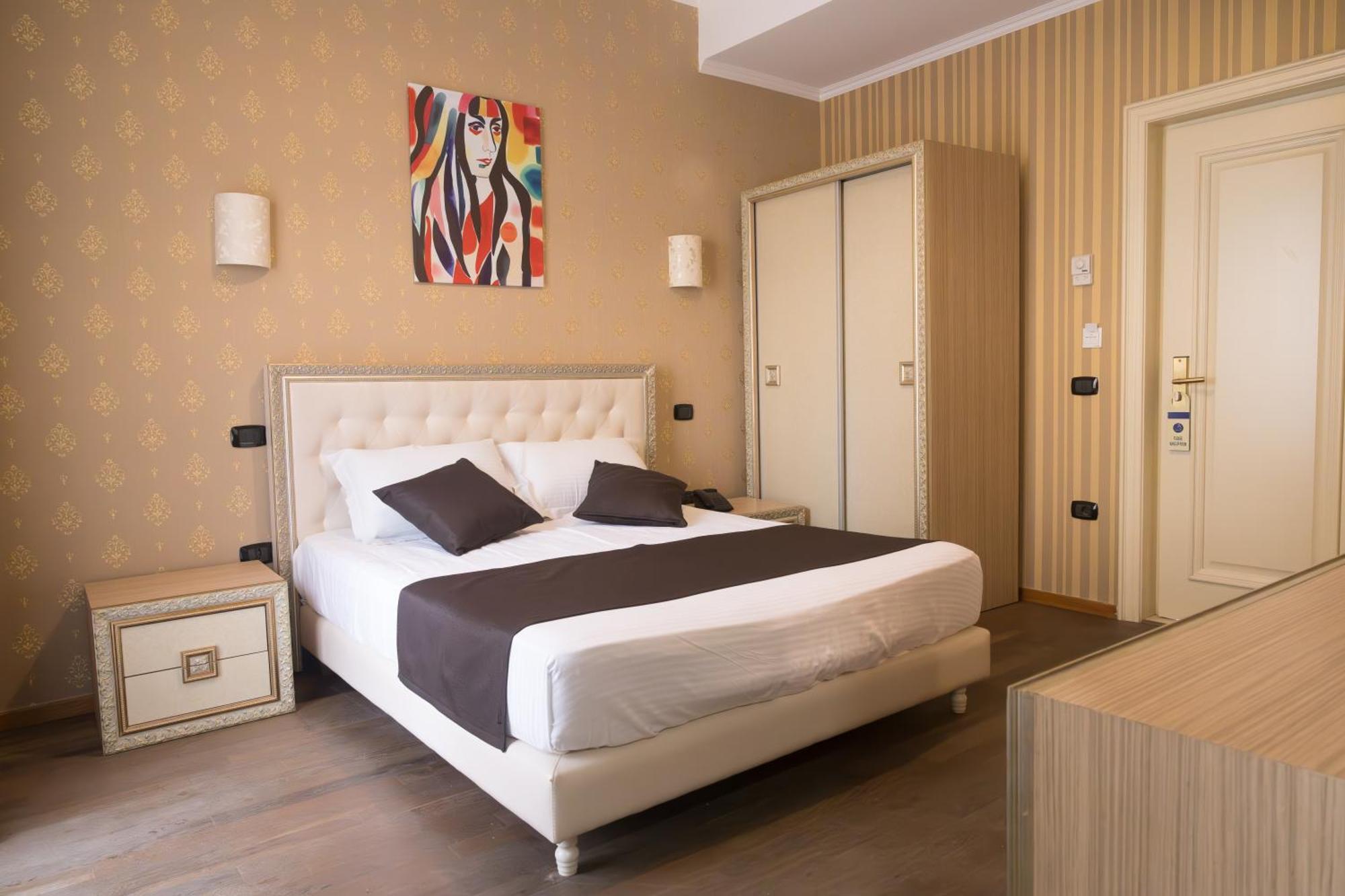Amh Hotel Durrës Exterior foto