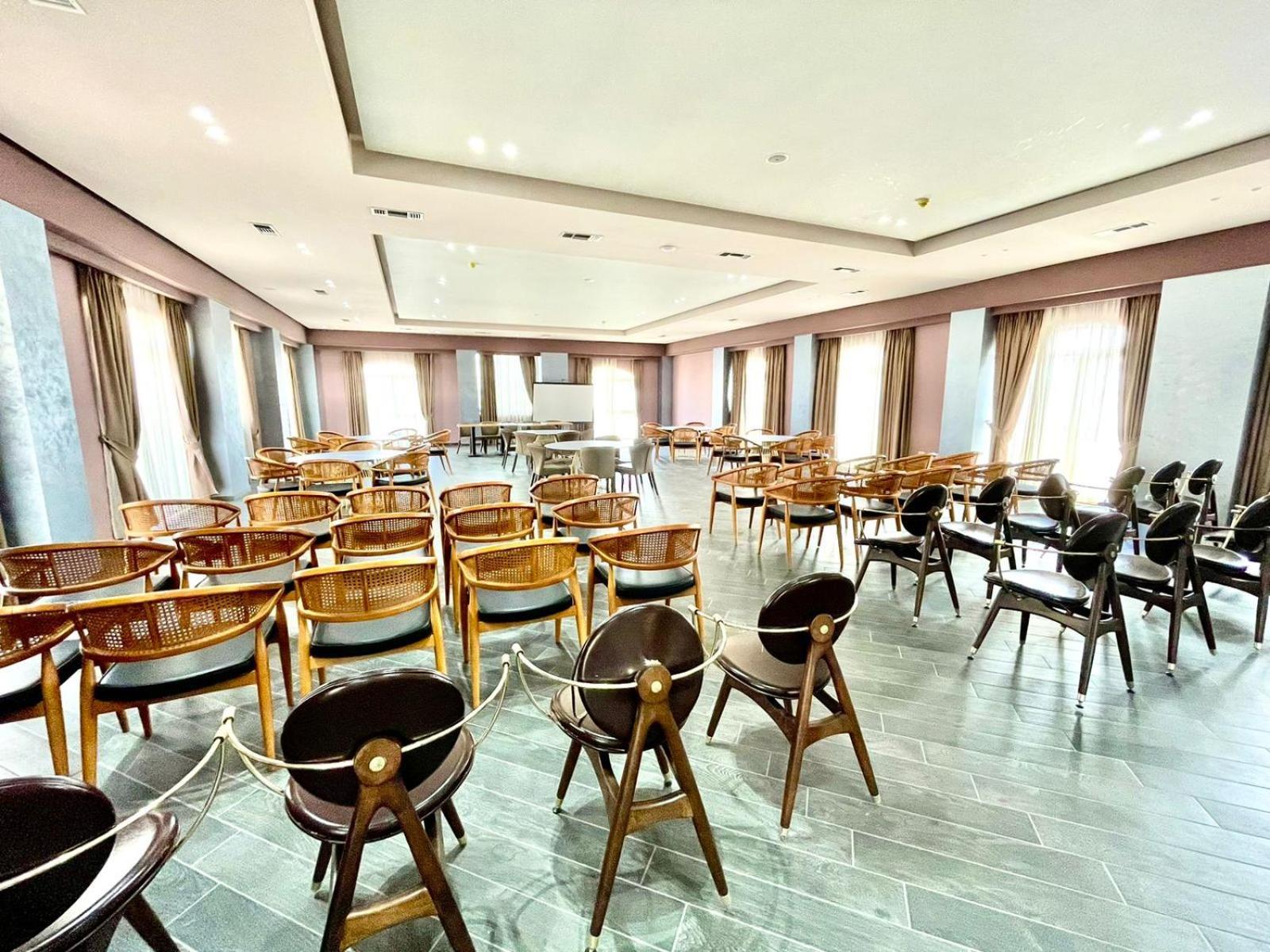 Amh Hotel Durrës Exterior foto